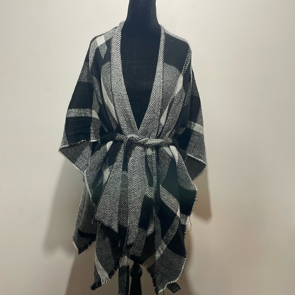 Blanket wrap with ties one size fits all